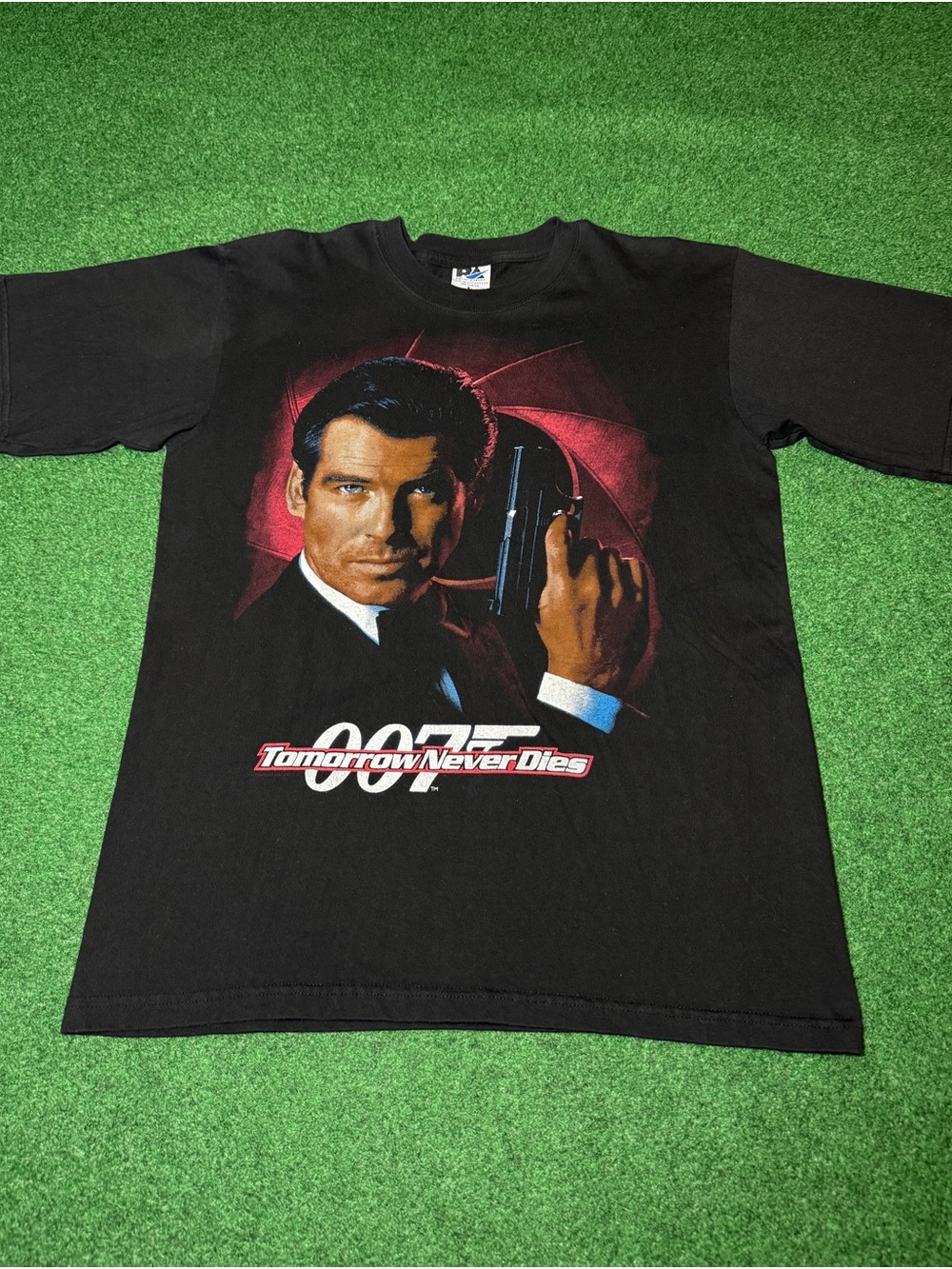 Vintage 90s Tomorrow Never Dies 007 James Bond T-shirt, Movie Promo VHS (Large)